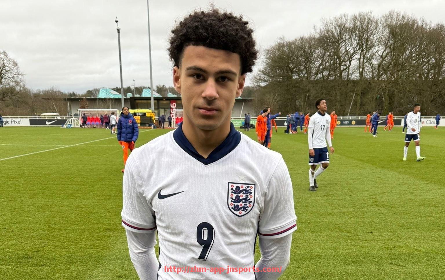 江南体育APP下载-世俱杯球员传球路线选择分析:战术执行与个人视野结合